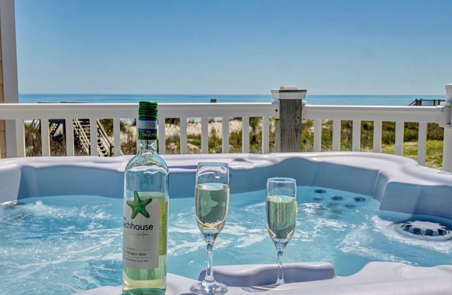 Sunrise Sands - Oceanfront, Pool, Hot tub, Elevator, Great Views!