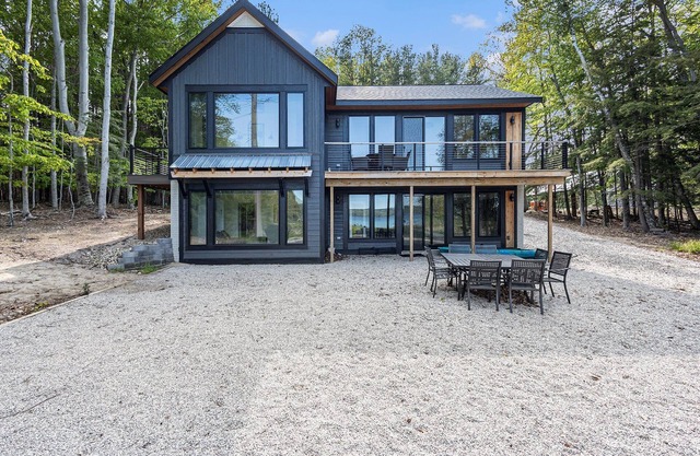 🏘️ Sunrise Sands Retreat: Beach & Dock on Torch Lake