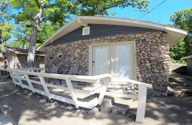 Sunrise Shores Cabin # 3 Lake Front con una piscina! + TEJIDO