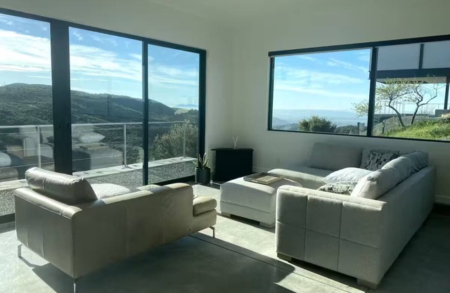 Sunrise studio in tranquil Glen Ellen with AC, WiFi, panoramic views