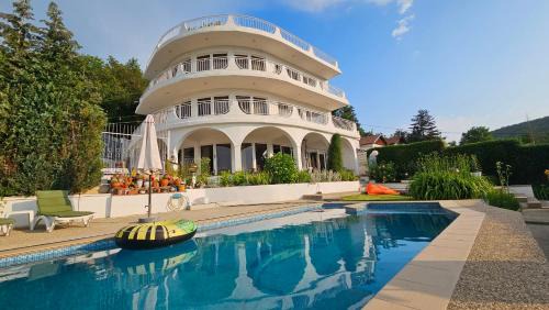 Sunrise Villa