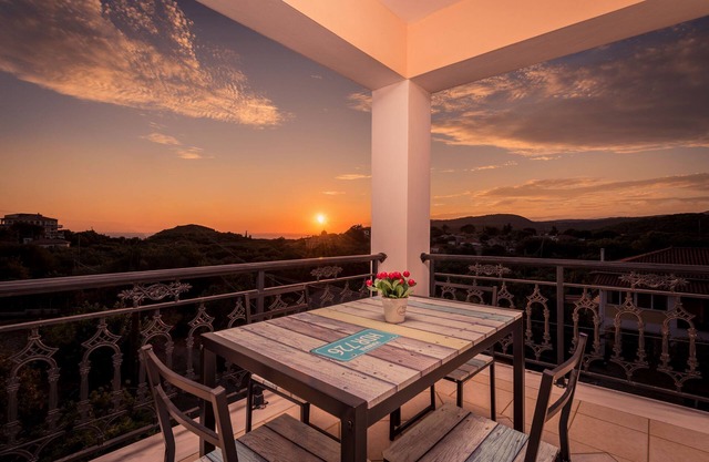 Sunset 4 Bedroom Family House