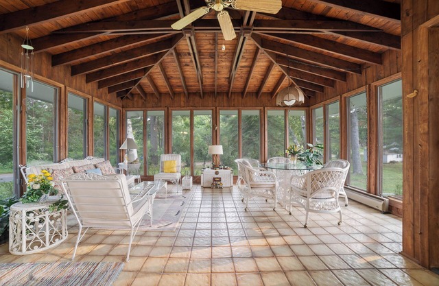 Sunset Bay on Chub Lake - Your Lakeside Getaway