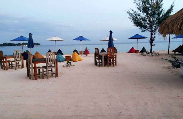 Sunset Beach Bungalow & Restaurant