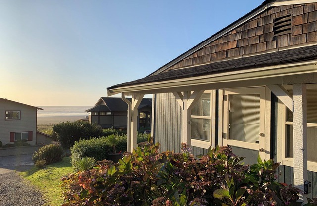 Sunset Beach Cottage, encantador, limpio y cómodo, con vista al mar