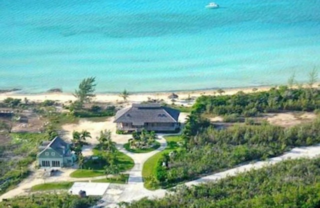 Sunset Beachfront Estate w/moorings