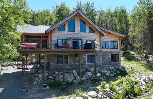 Sunset Cove Retreat - private bay in Crane Lake with year-round availability!