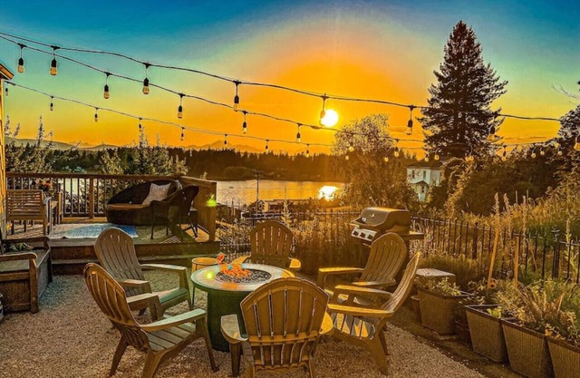 Sunset Garden Retreat-Sea & Mountain View w/ Sauna