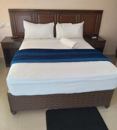 Sunset Junction Lodge & Tours