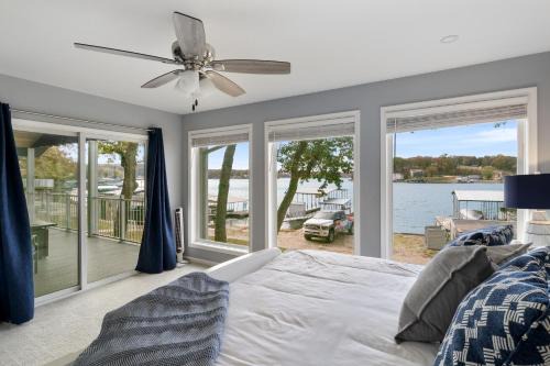 Sunset & Lake Views, Outdoor Dining & Seats