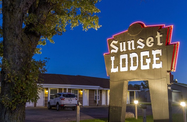Sunset Lodge Escanaba