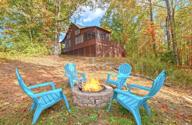 Sunset Overlook - Pet Friendly, Family Cabin Gorgeous Mtn and Sunset Views