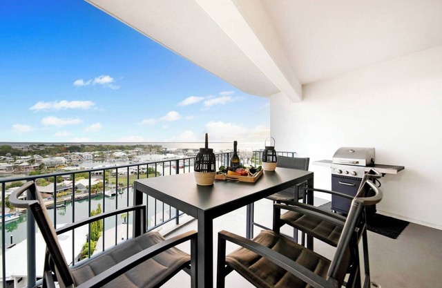 Sunset Penthouse Unique Panoramic Rooftop Retreat