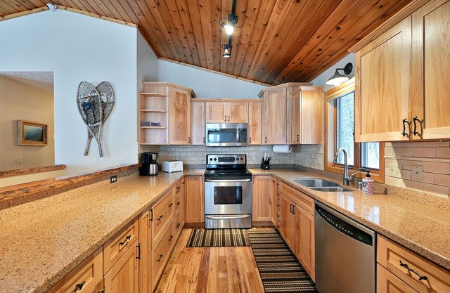 Sunset Pines- beautiful home with Northwesterly views of Grindstone Lake!