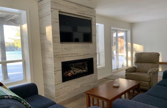 Sunset Retreat - Includes Kayaks, Firepit, BBQ