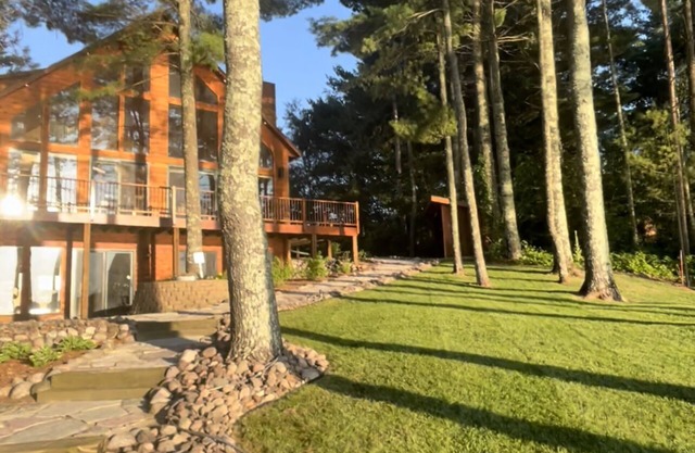 Sunset Shore Cabin with Sugar Sand Beach - Pontoon Available