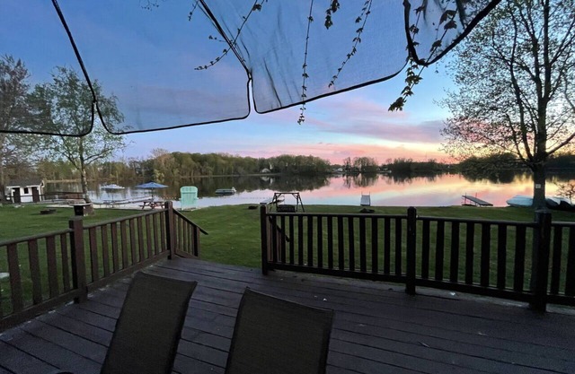 Sunset Shores #4- Fishing : Plan Your Perfect Summer at Fishing Cottage!