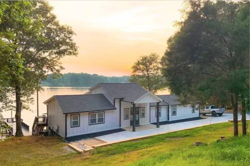 Sunset Shores Retreat
