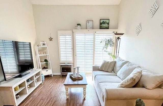 Sunset View Condo *Two Free Parking *Central Location