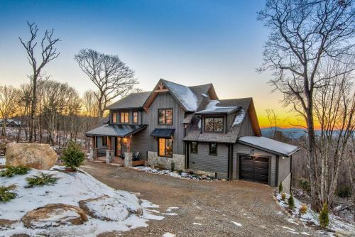 Sunset View Retreat at Eagles Nest
