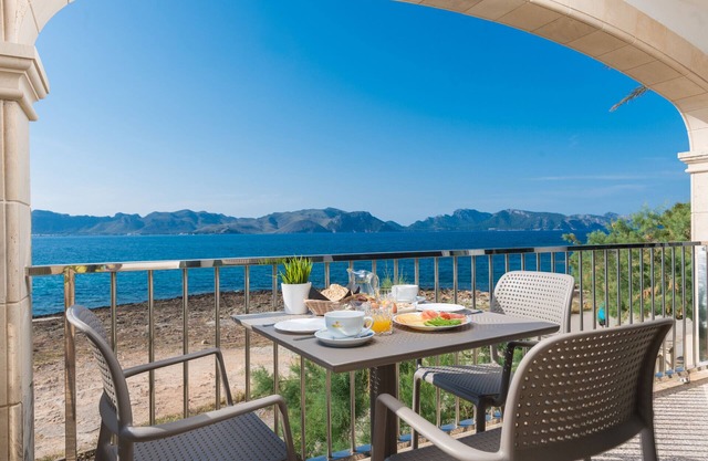 Sunset Villa Nixe - Terraza con vistas abiertas al mar y al Cap Formentor
