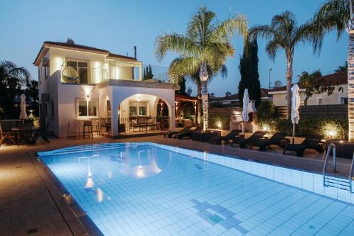Sunset Villa private complex heated pool