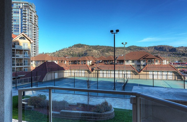 Sunset Waterfront Resort by KelownaGo