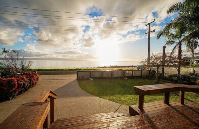Sunsets by the Beach | Waterfront | Sleeps 8