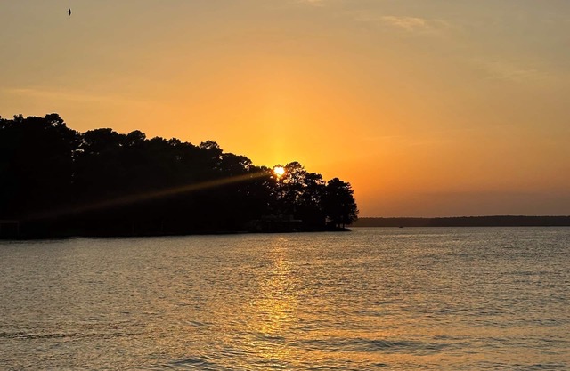 Sunsets & Serenity – Gorgeous Lake Conroe Home located in Willis, Tx
