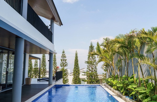 Sunshine City View Villa 6BR wth a private Heated Pool