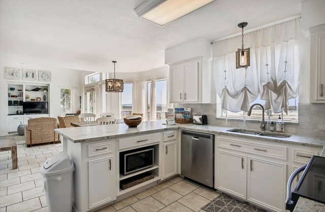 Sunshine Dreams | Gulf View, Walk to Beach!