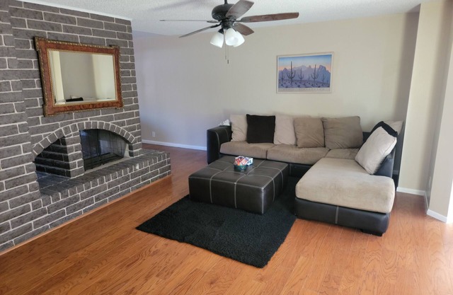 SUNSHINE FAMILY GETAWAY WITH POOL ON WEST MOUNTAIN VIEW.