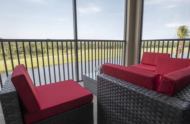 Sunshine Golf is a brand new 2nd Floor 2/bed, 2/bath with golf & lake view