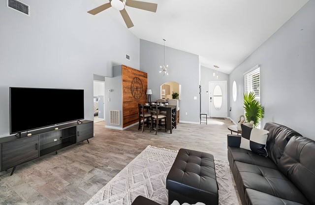Sunshine 3 BR Pool Home Near Walt Disney World