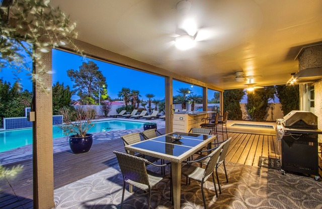 Ultra Luxurious Home only 7min to Las Vegas Strip