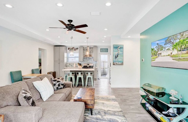 Sunshine Retreat FTL- 3 Bedroom vacation home in downtown Ft. Lauderdale