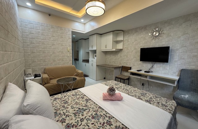 Sunvida Tower across SM City Mall. Easy access to all your destinations.