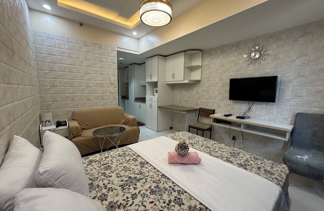 Sunvida Tower across SM City Mall. Easy access to all your destinations.