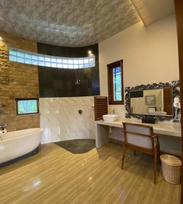 Sunya Giri Lodge & Retreat