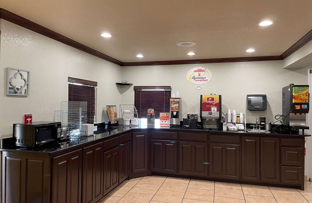 Super 8 by Wyndham Amarillo Central TX