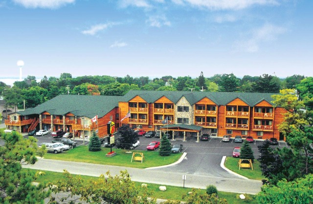 Super 8 by Wyndham Bridgeview of Mackinaw City