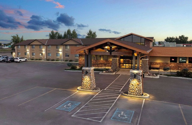 Super 8 by Wyndham Conrad