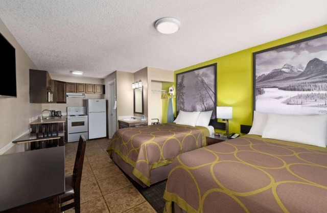 Super 8 by Wyndham Fort McMurray