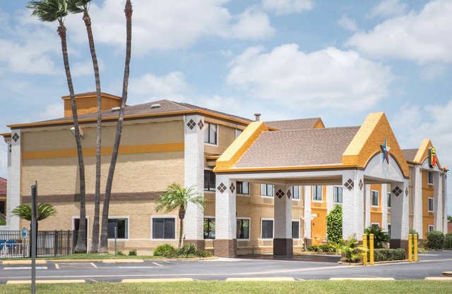 Super 8 by Wyndham Harlingen TX