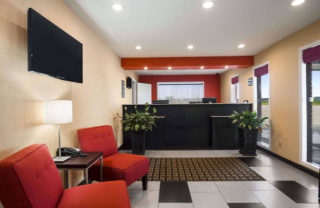 Super 8 by Wyndham Henryetta