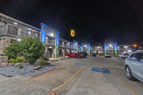 Super 8 by Wyndham McAllen-Downtown-Airport-LA Plaza Mall