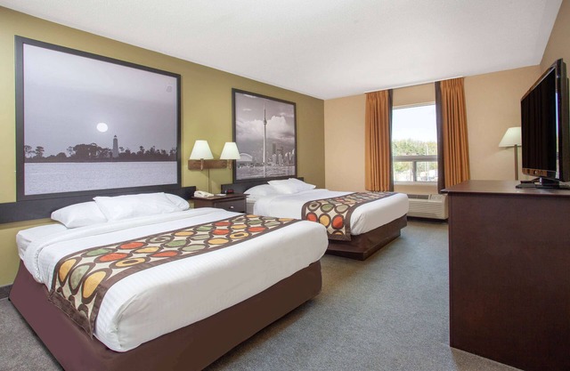 Super 8 by Wyndham Midland