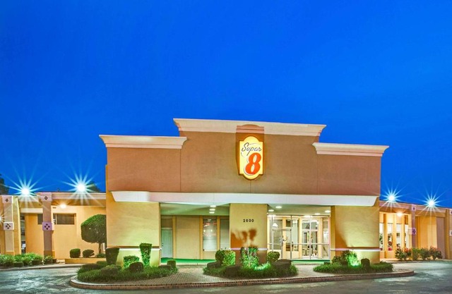 Super 8 by Wyndham Norman