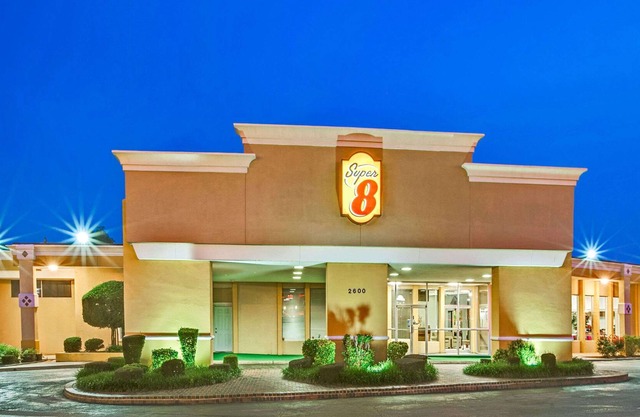 Super 8 by Wyndham Norman