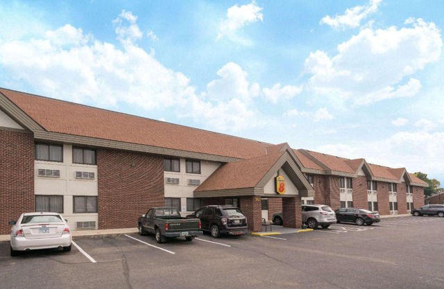 Super 8 by Wyndham St. Cloud